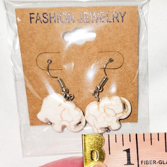 Boutique New handcarved semiprecious howlite elephant earrings - Picture 2 of 7